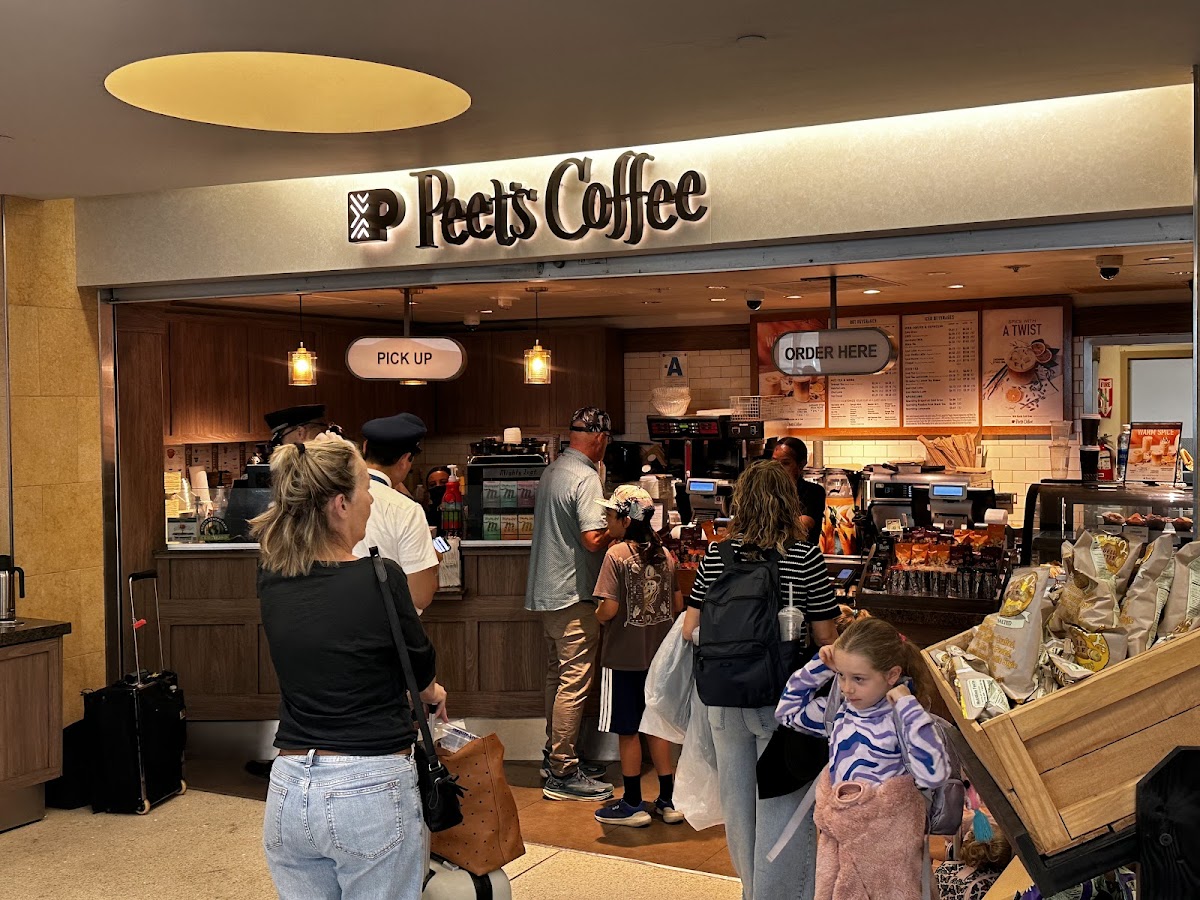 Peet's Coffee interior