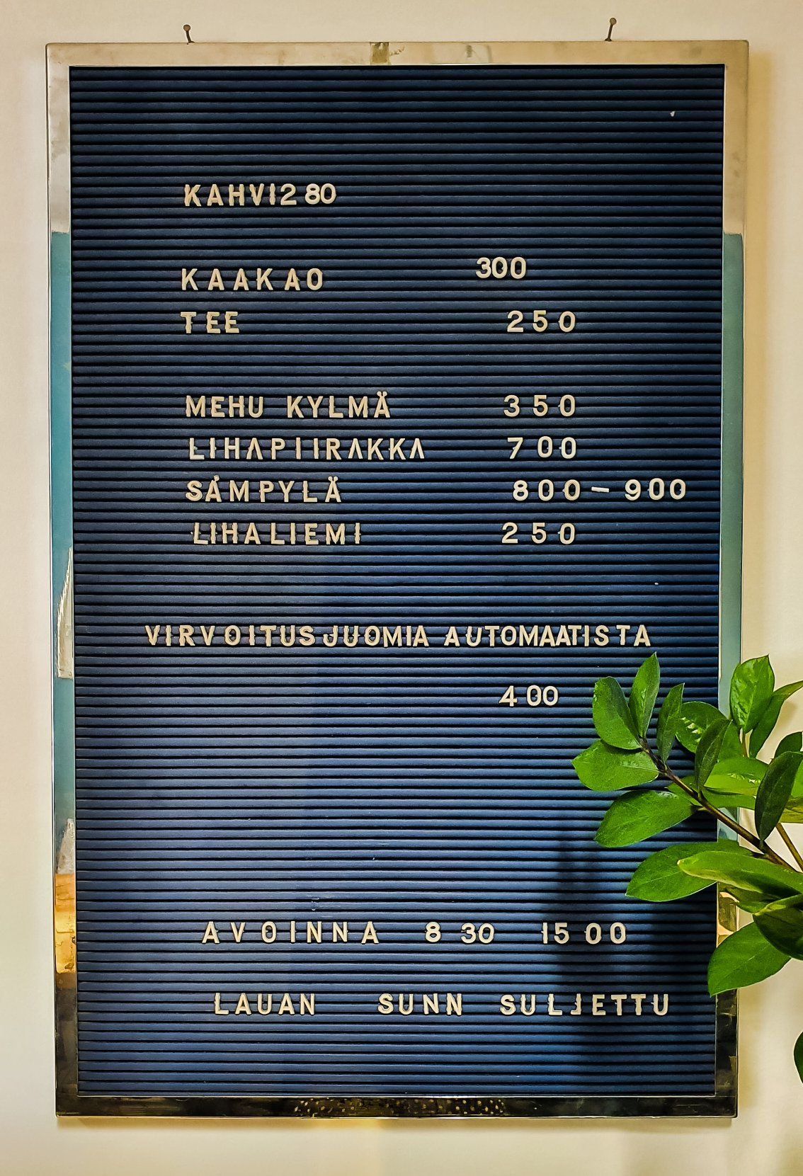 Café Kaneli interior