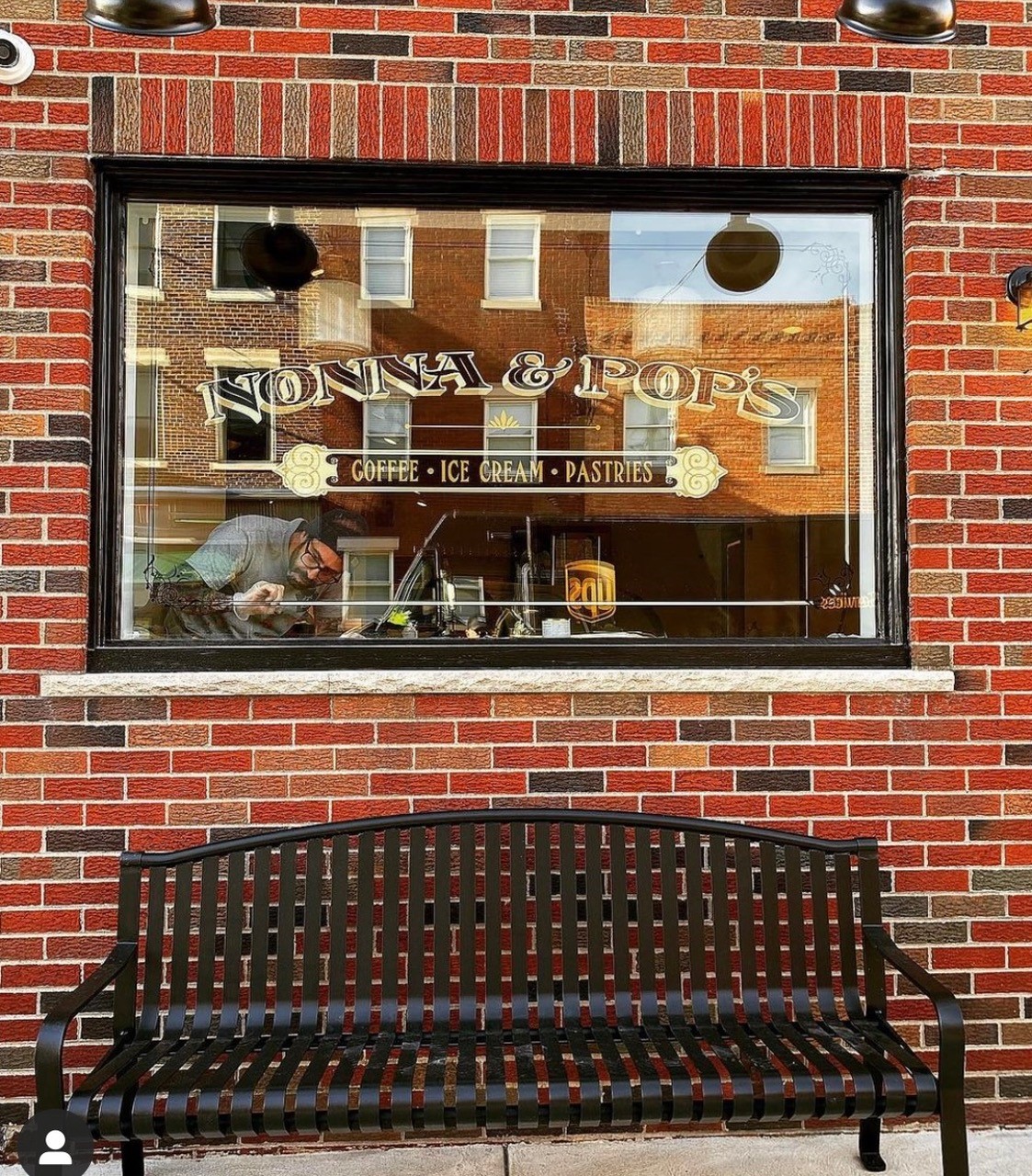 Nonna & Pop's interior