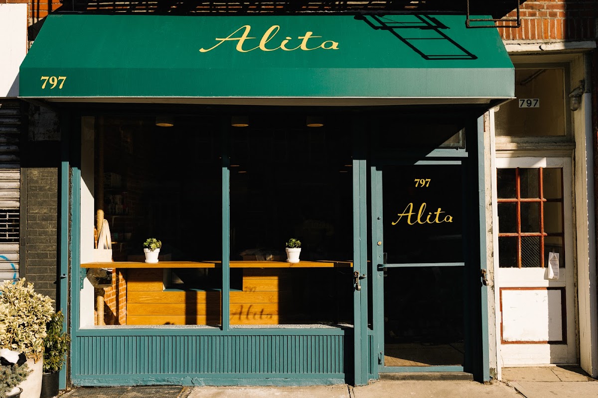 Alita Cafe interior