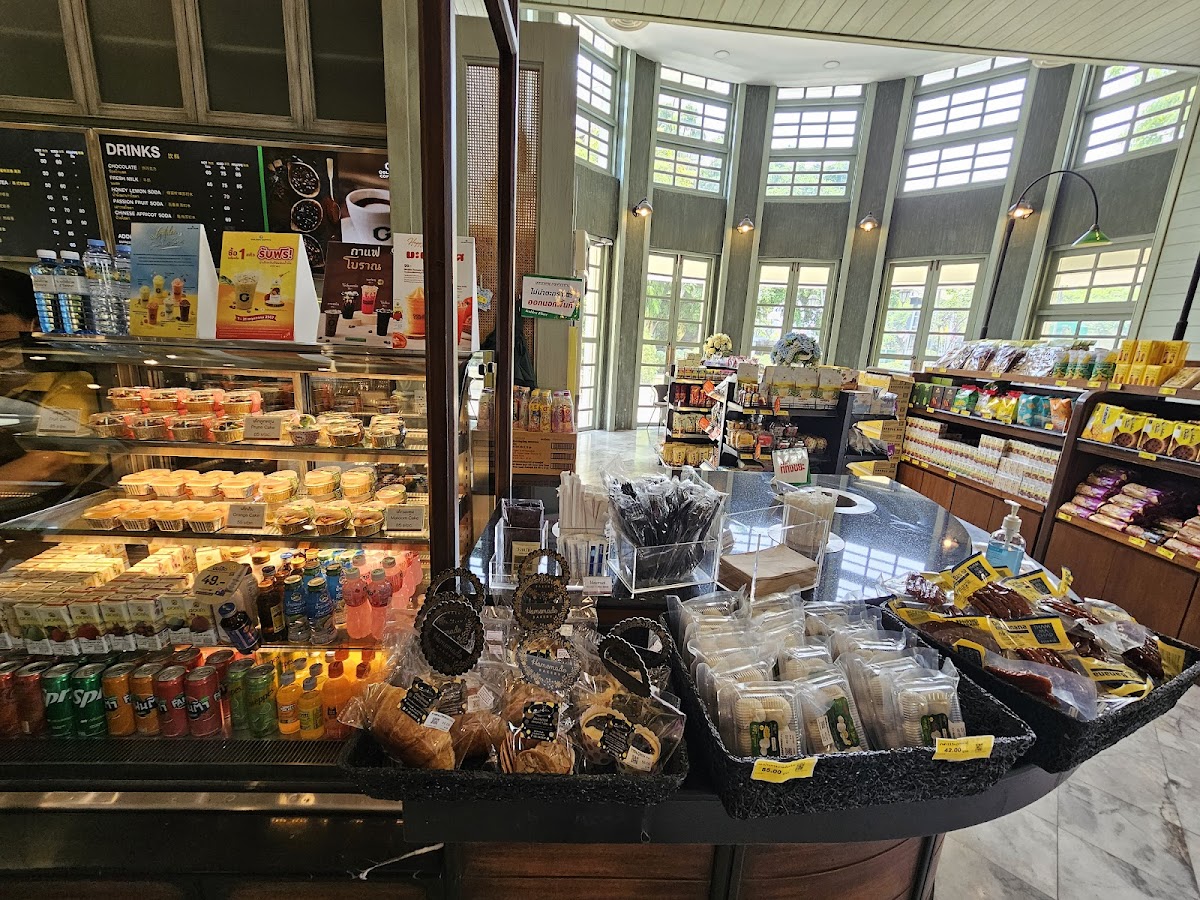 Golden Coffee interior
