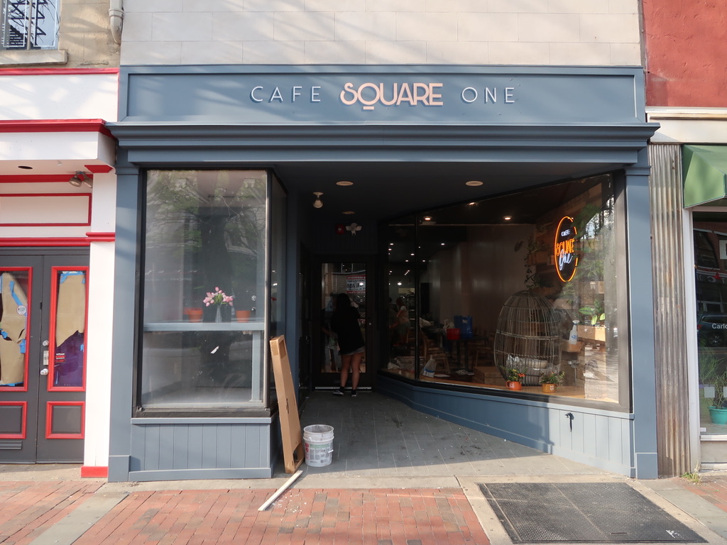 Cafe Square One interior