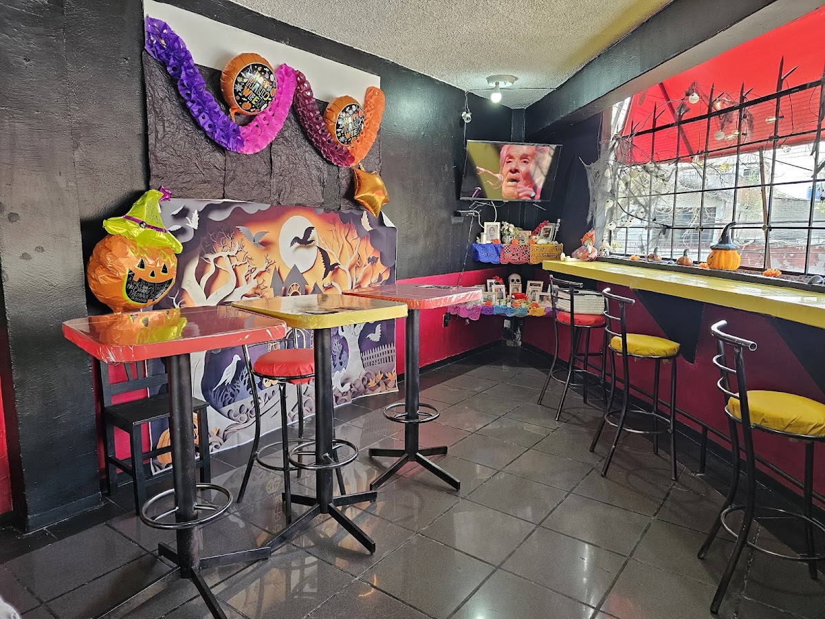 T-RAZA café Massenet interior