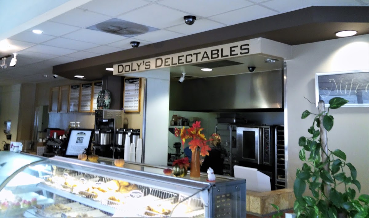 DoLy's Delectables interior