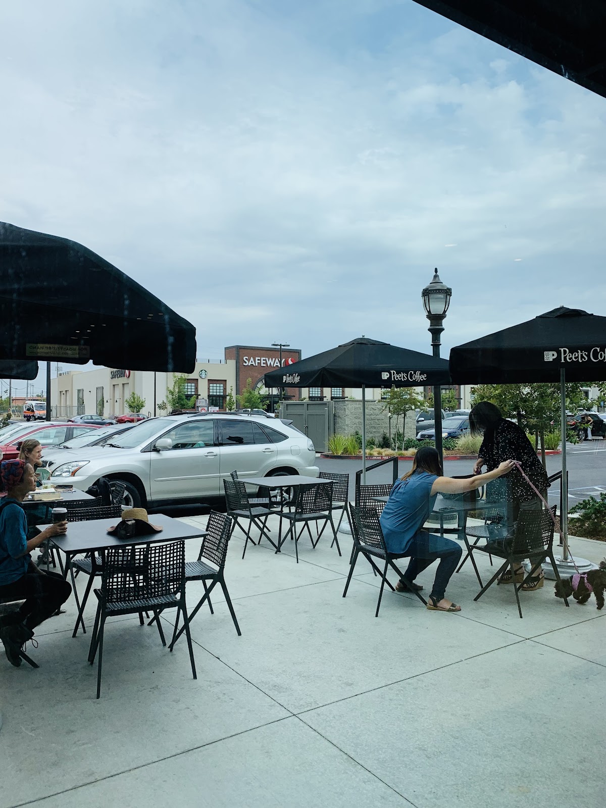 Peet's Coffee interior