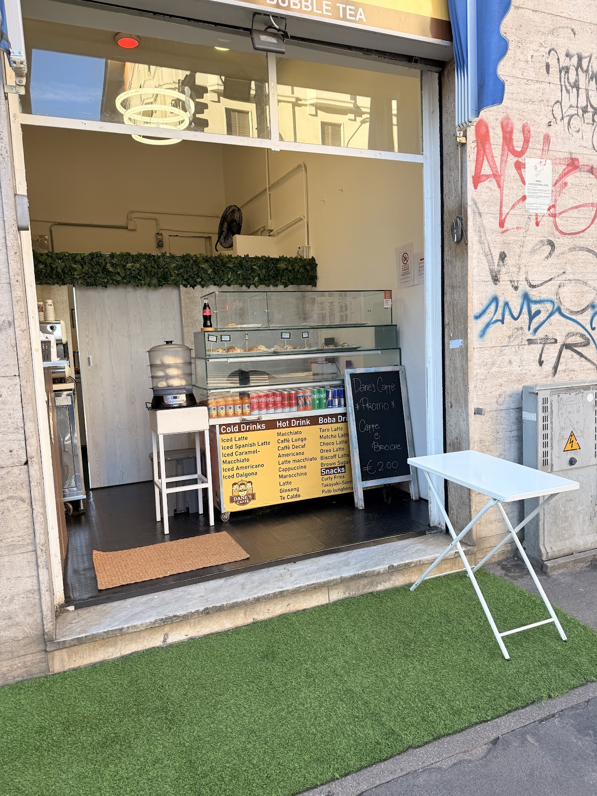 Dane’s Caffè interior