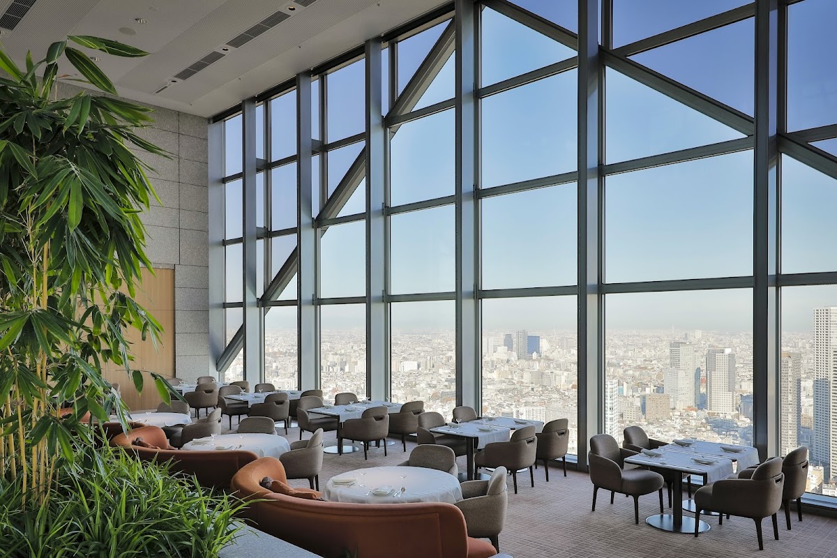 The Peak Lounge & Bar interior