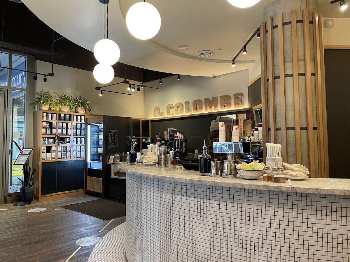 La Colombe interior