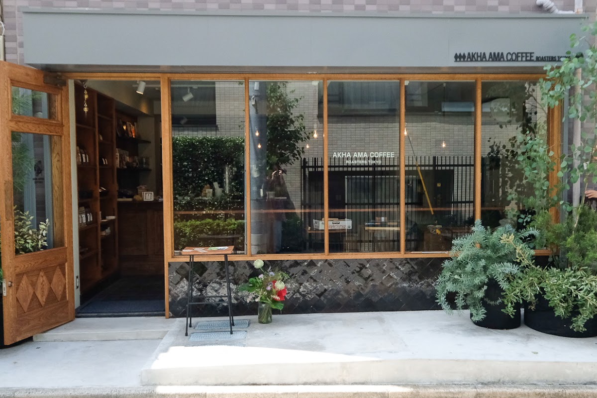 Akha Ama Coffee Kagurazaka interior