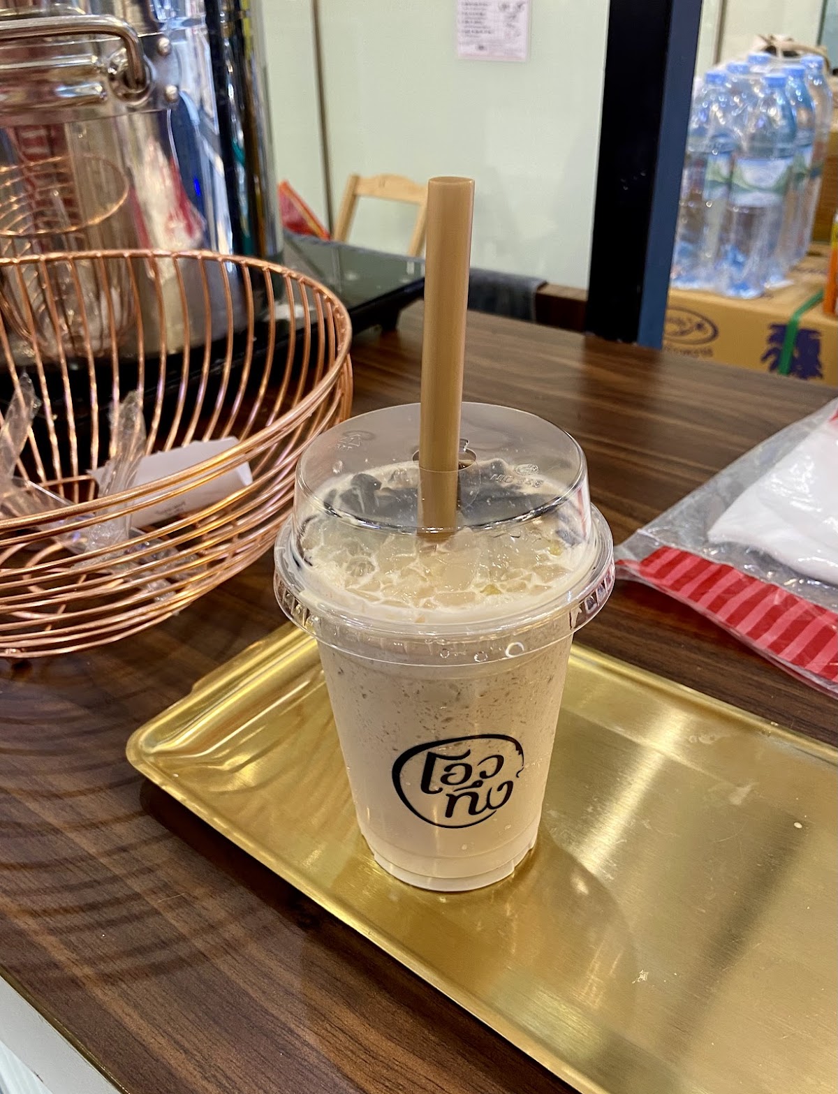 ร้านโอวทึง (สาขา life center) interior