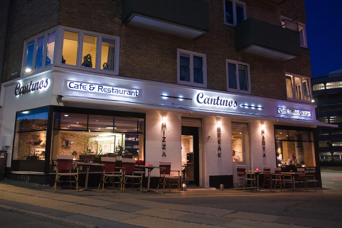 Cafe Cantinos interior