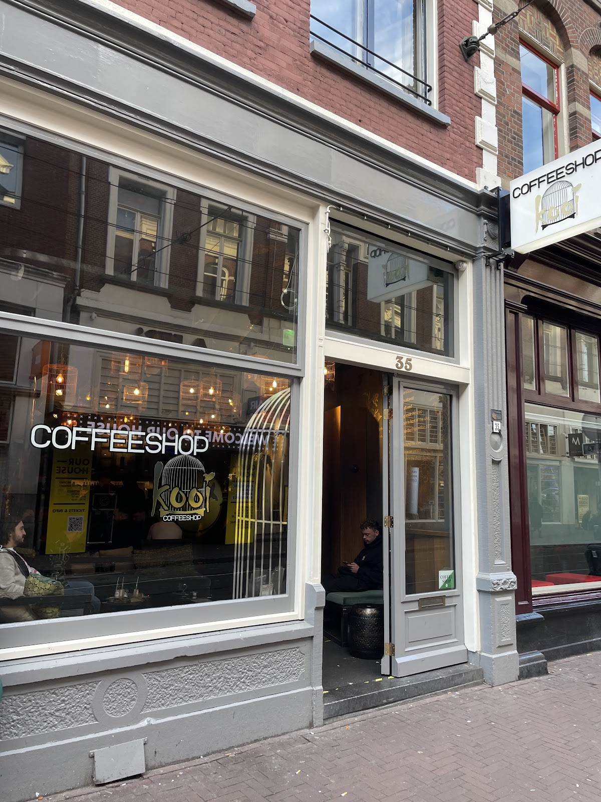 Kooi Coffeeshop interior