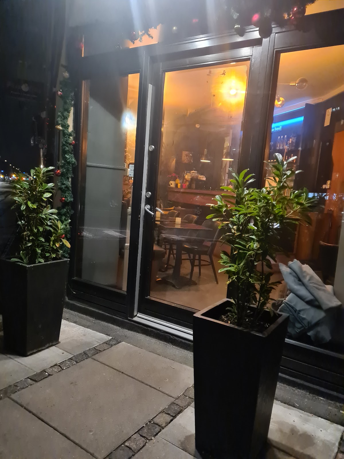 Café Nanis interior
