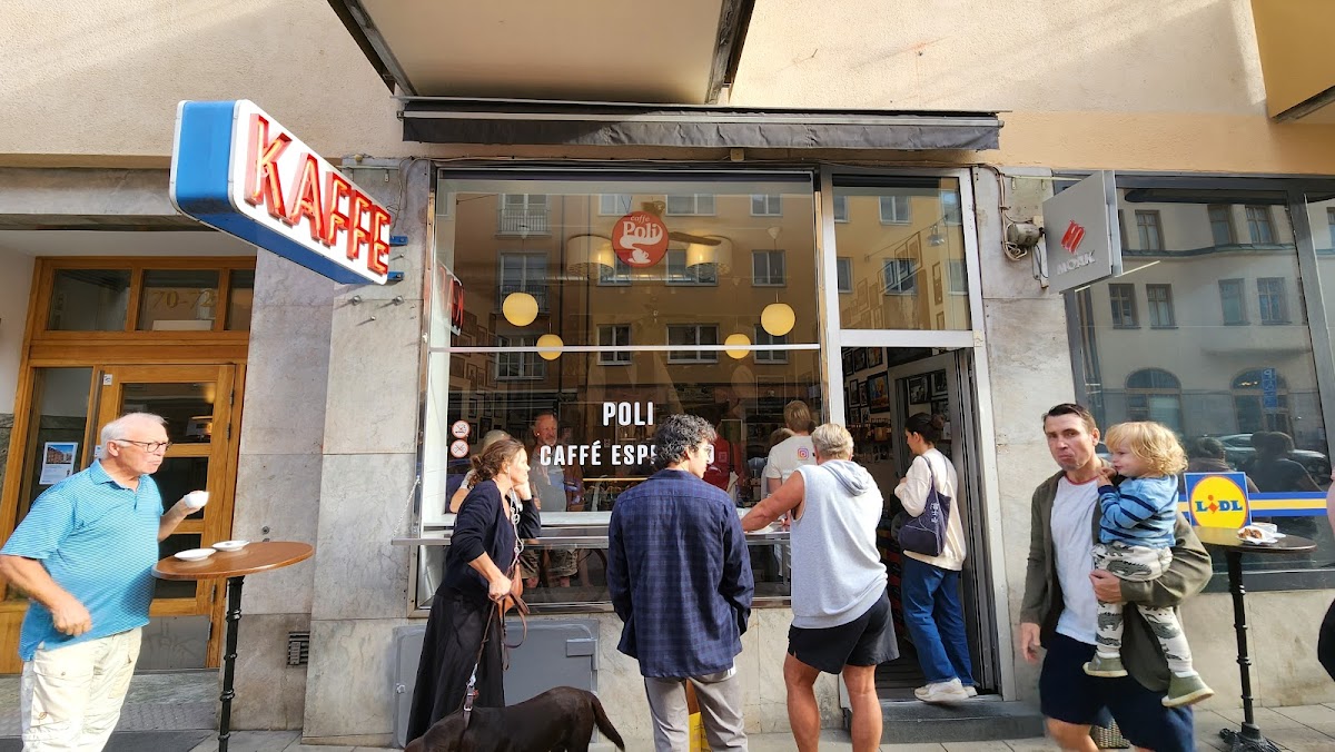 Poli Caffé interior