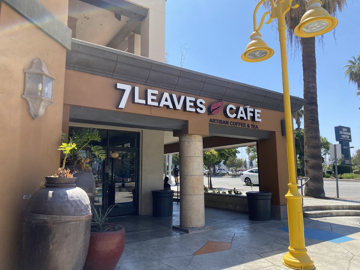 7 Leaves Cafe interior