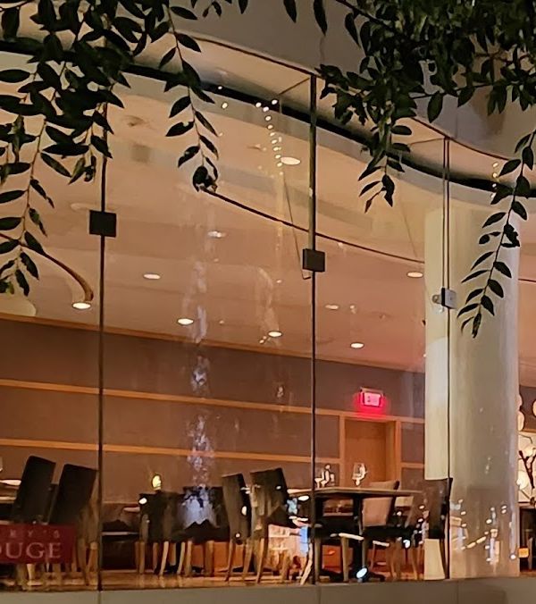Leatherby's Cafe Rouge interior
