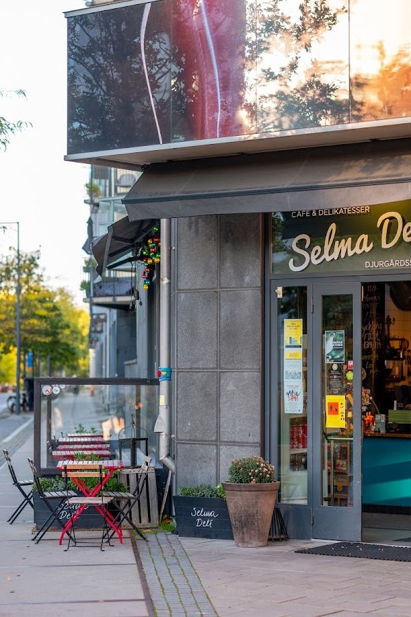 Selma Deli interior