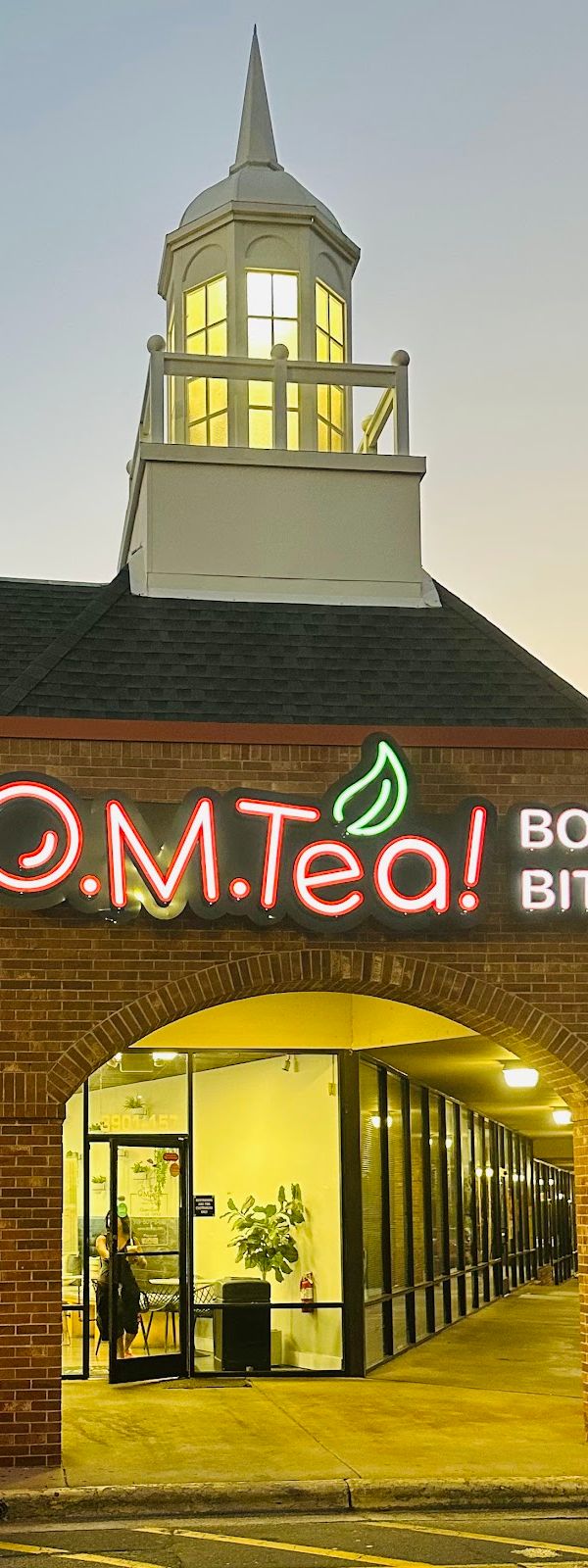 OMTea Boba and Bites interior