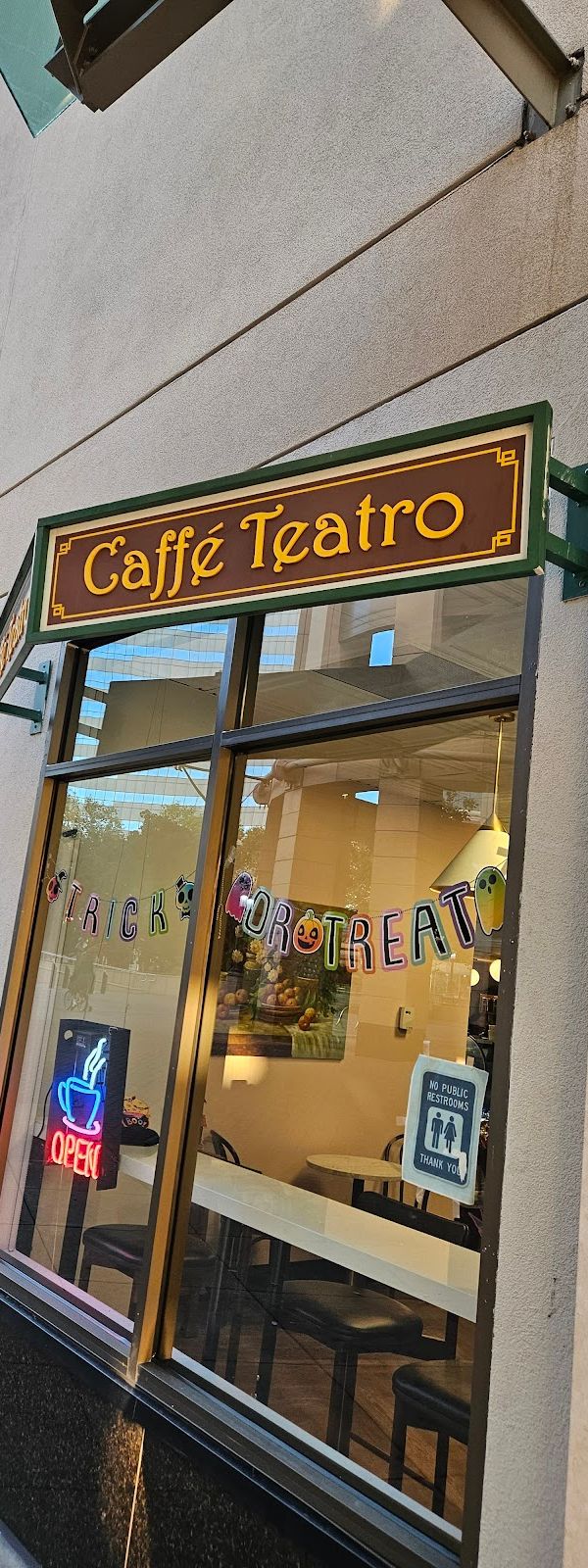 Caffe Teatro interior