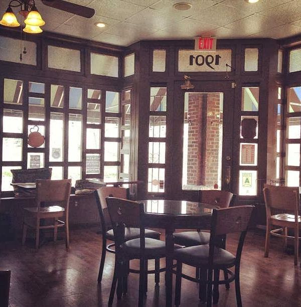Shameless Grounds interior
