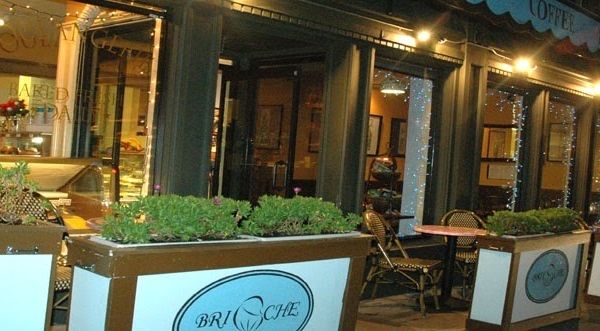 Brioche Bakery & Café interior