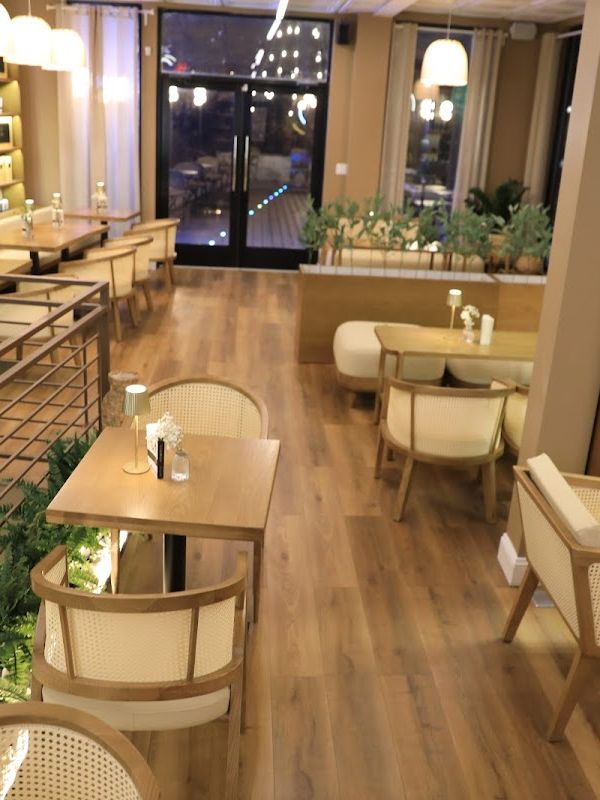 TRUNG NGUYEN LEGEND COFFEE WORLD- PHILLY interior