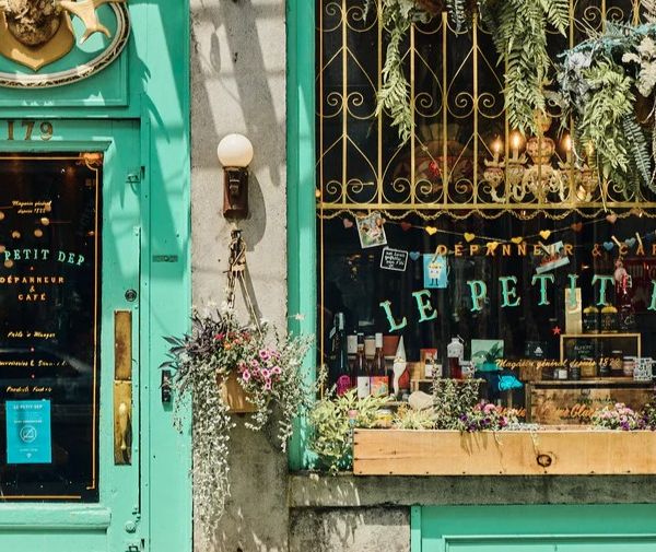 Le Petit Dep interior