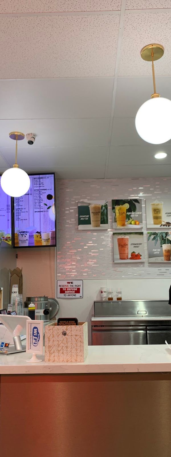 Ding Tea Anaheim interior
