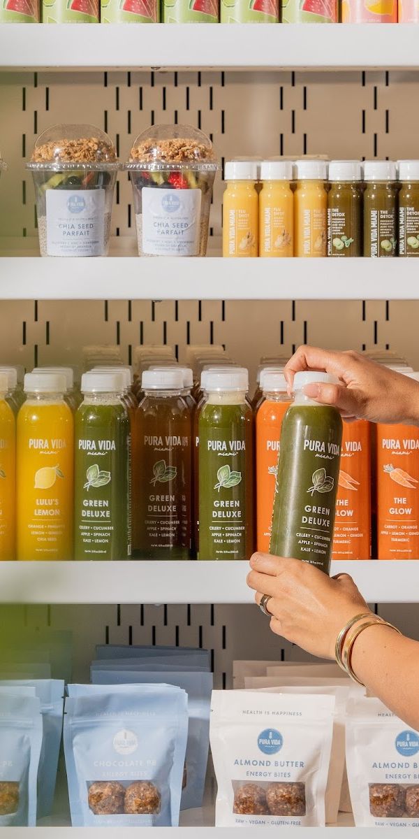 Pura Vida Miami interior