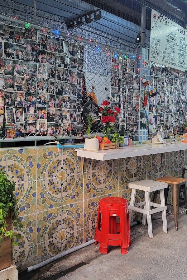 AuntyThong smoothy juice interior