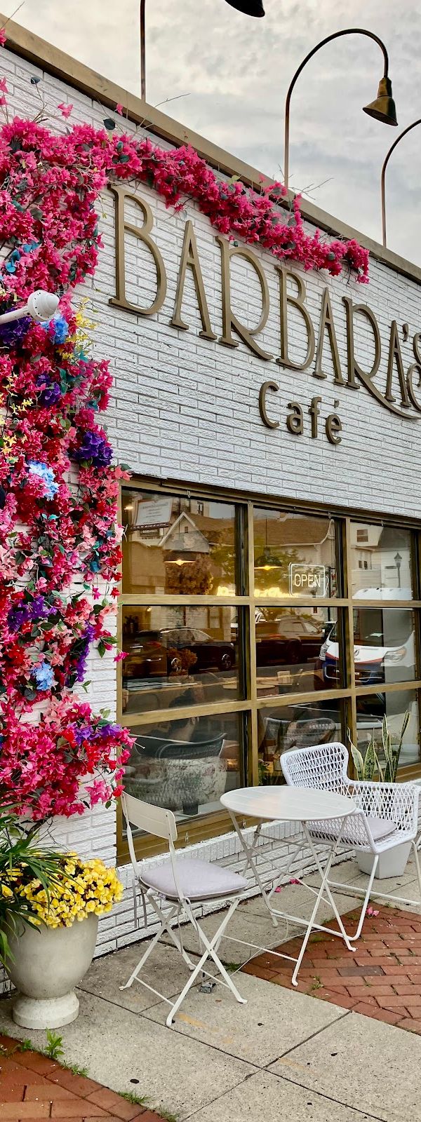 Barbara's Café interior
