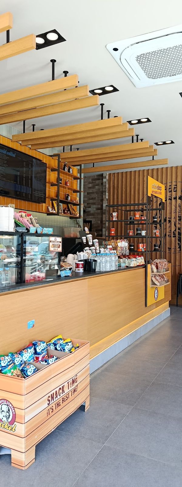 Mikel Coffee interior