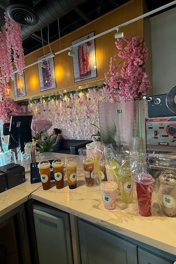 Meet Up Boba Teahouse & Cafe #2 interior