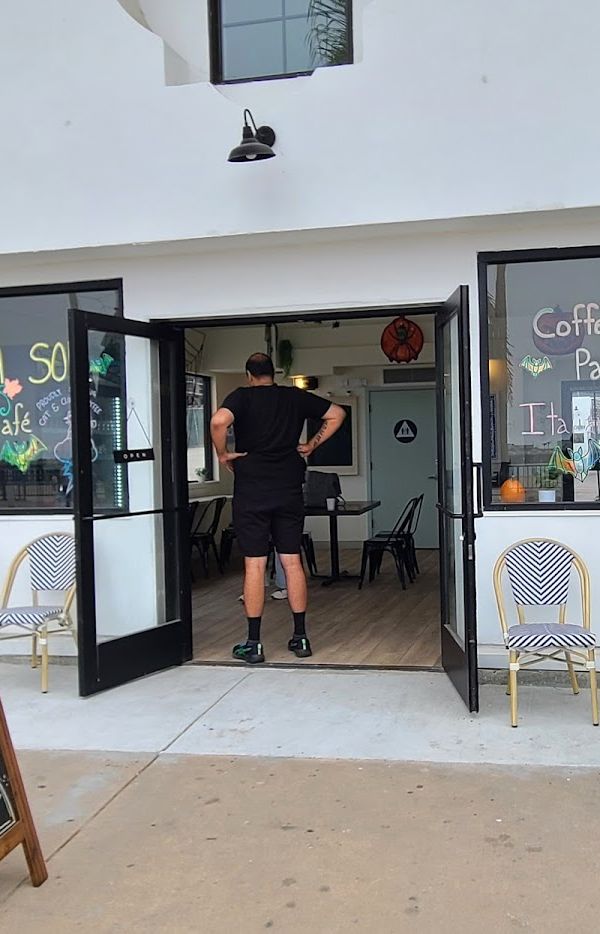 Marea Sol Cafe interior