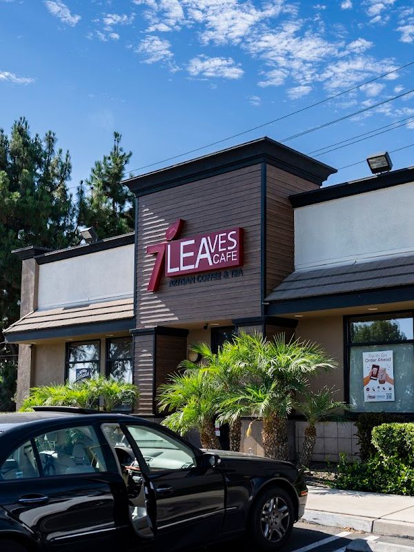 7 Leaves Cafe McFadden interior