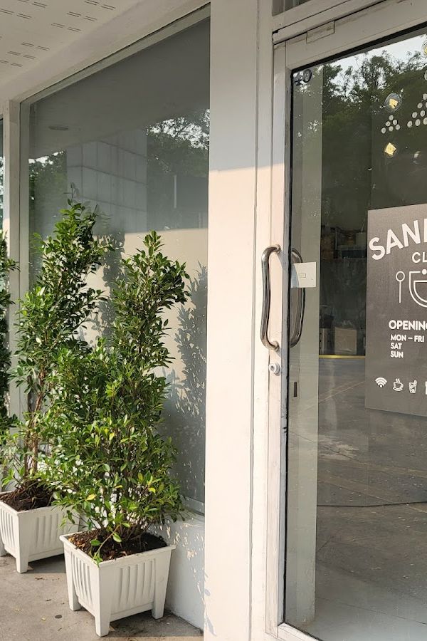 SANDBOX CLUB interior