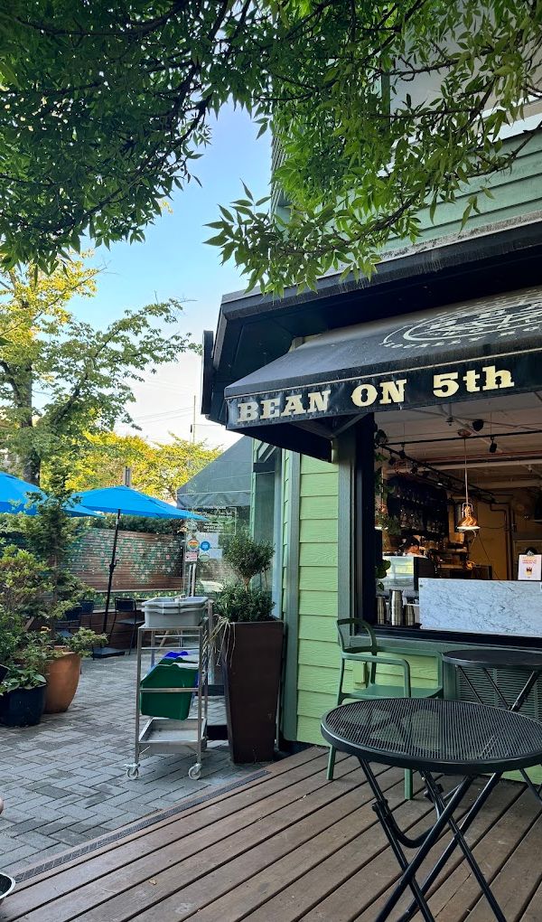 Bean on 5th interior