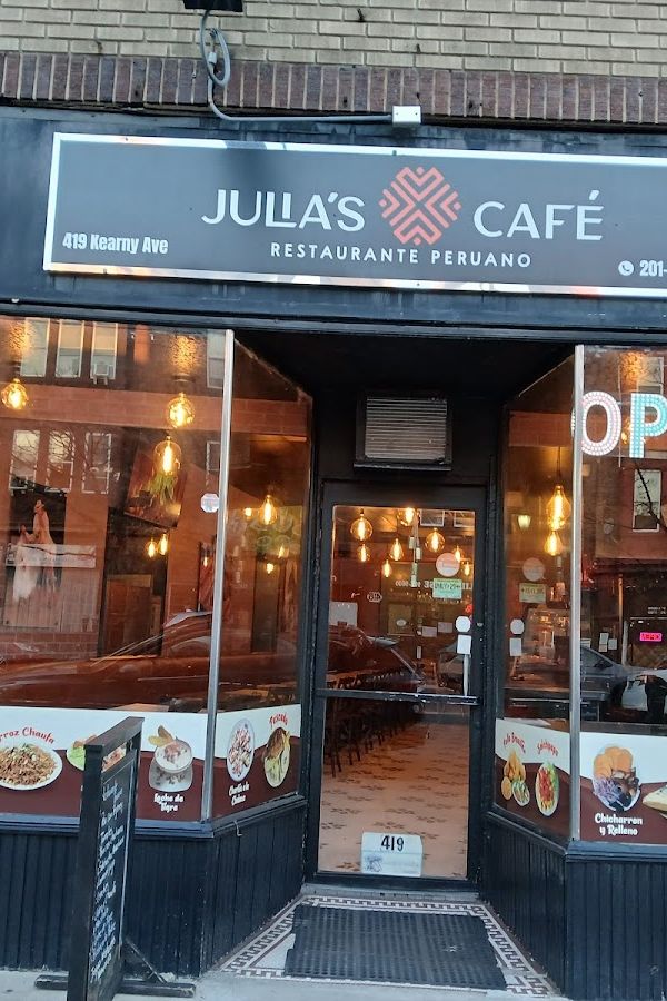 Julia's Cafe International Food interior