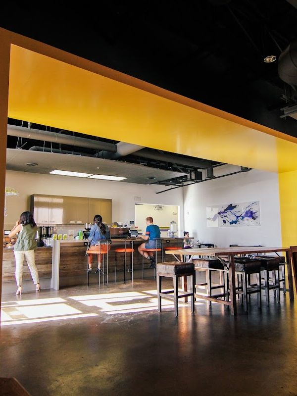 Mokah Coffee & Tea interior