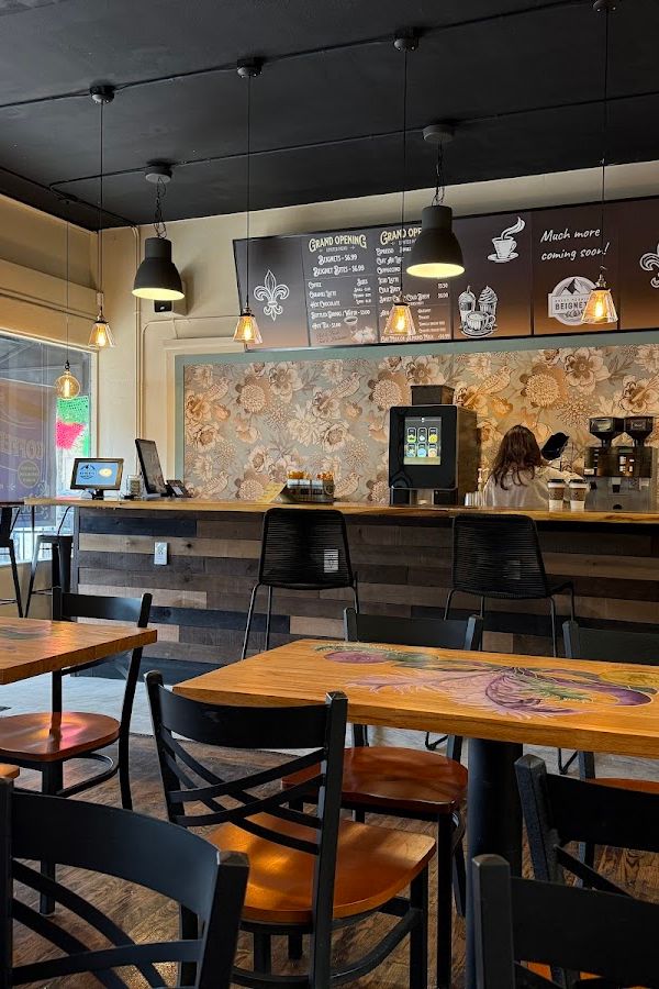 Rocky Mountain Beignets interior