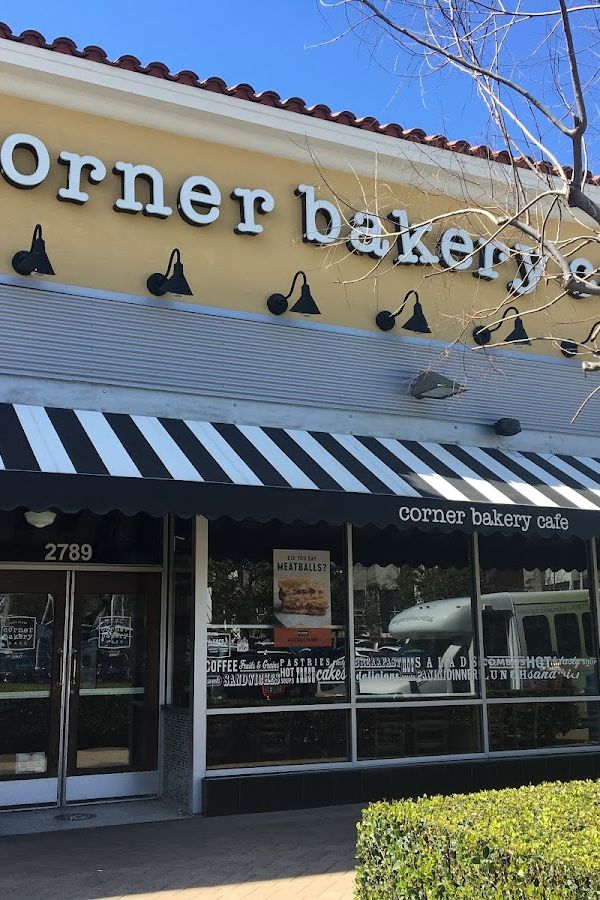 Corner Bakery Cafe interior