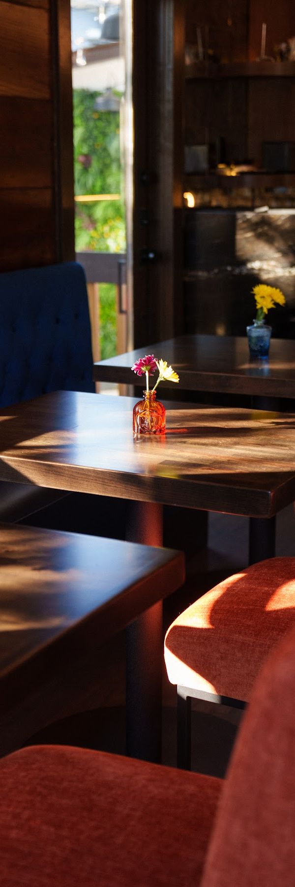 Rivas Coffee interior