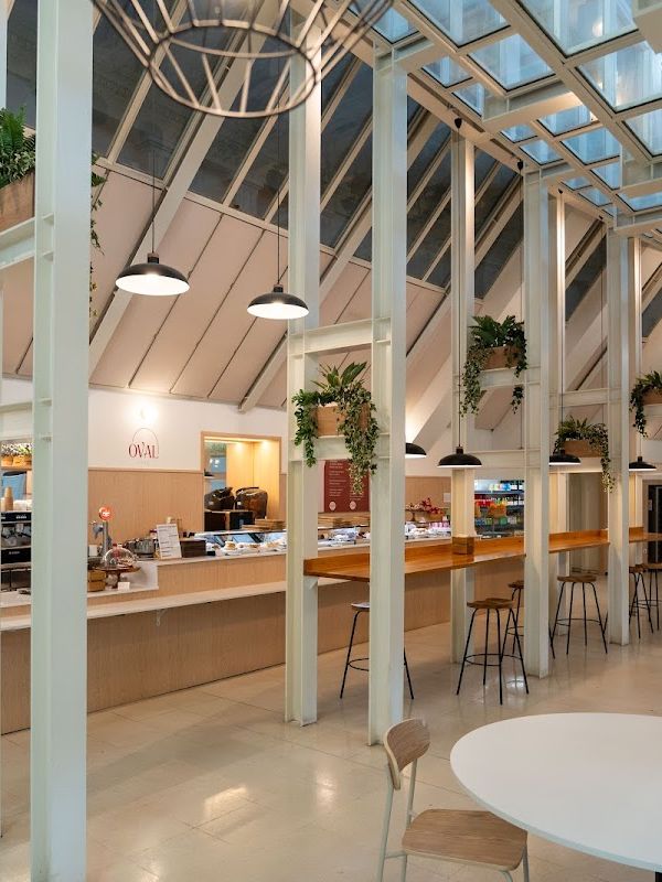 Oval Cafè interior