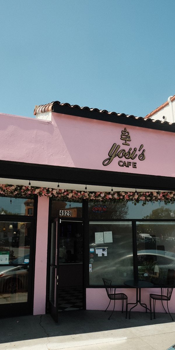 Yosi's Café interior