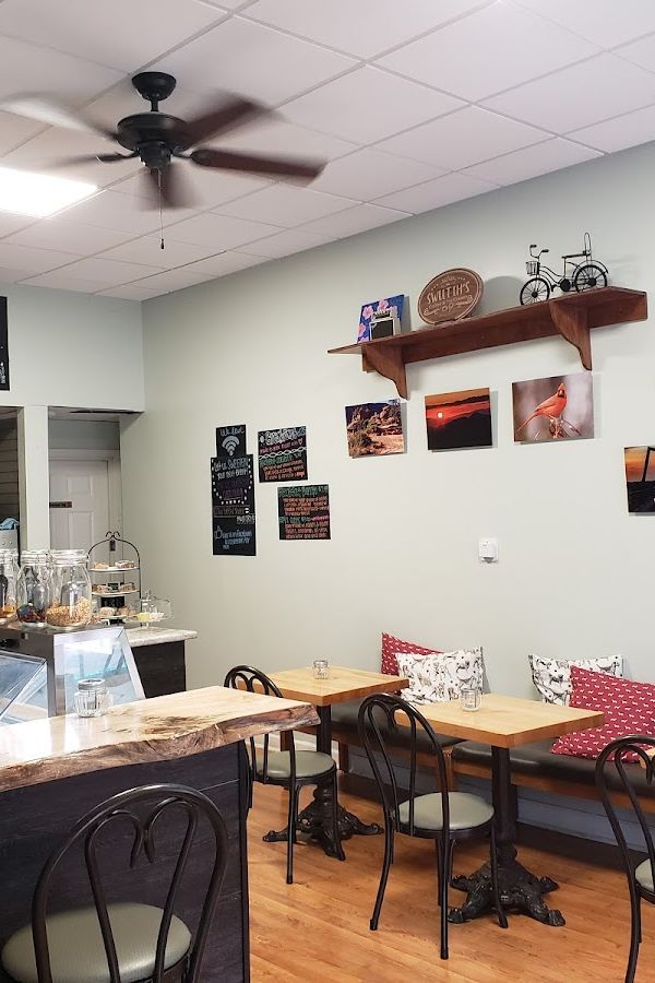 Sweet Em's Coffee and Ice Cream interior