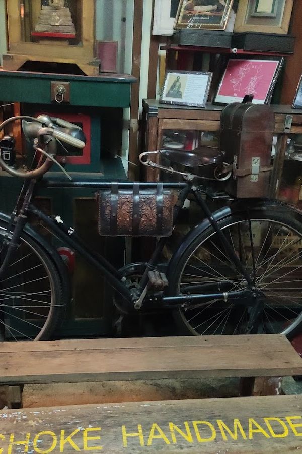 CHOKE HANDMADE Art, Ice Cream, vintage bicycle interior