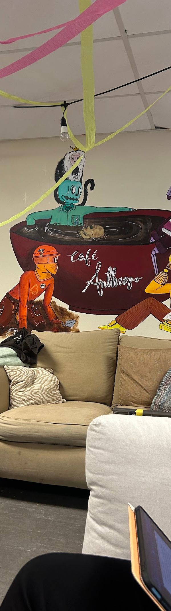 Café Anthropologie (C-3029) interior