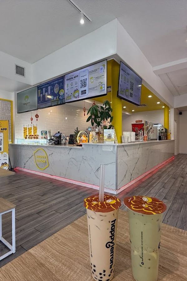 Happy Lemon interior