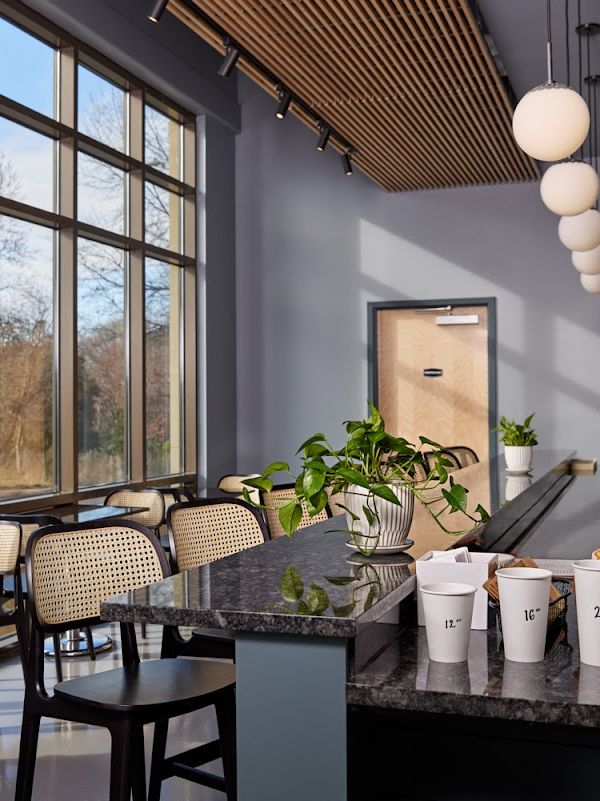 Oma's Café + Wine interior