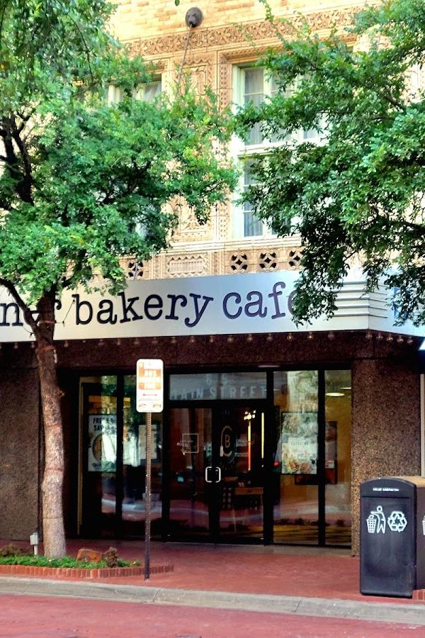 Corner Bakery Cafe interior